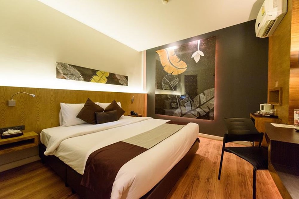 Siam Swana Hotel 18/40