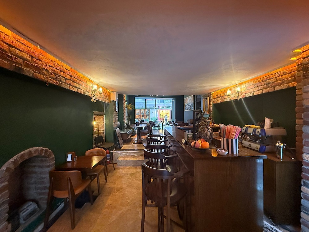 Ethnica Old City Hotel 43/61