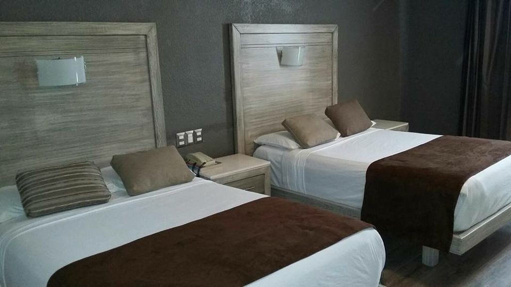 Hotel El Monte 8/12