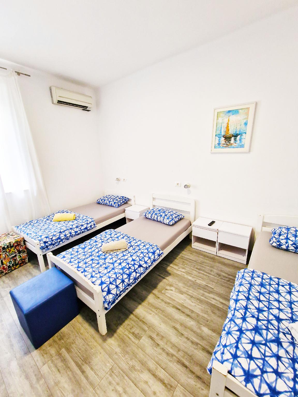 Room, Triple, Shared Bathroom