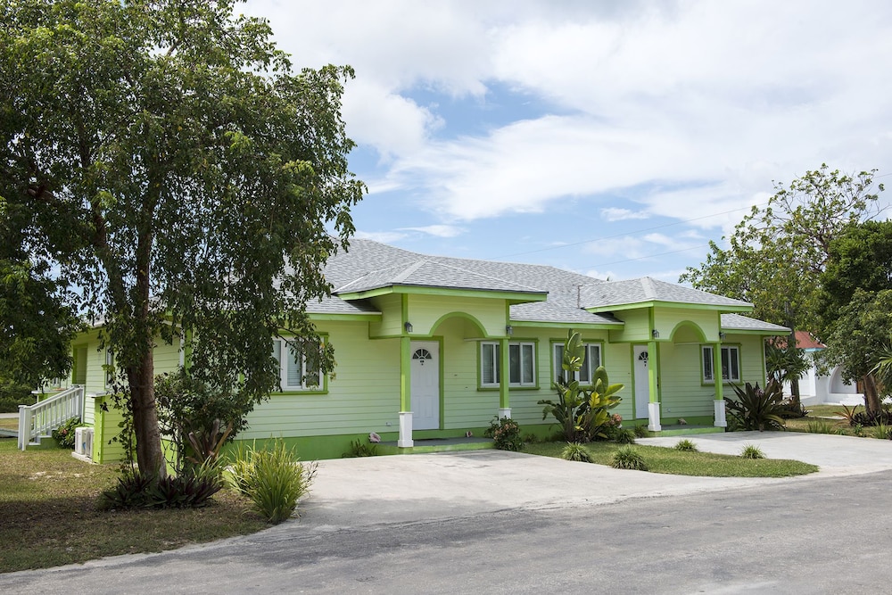 Sir Charles Guest House 1/34