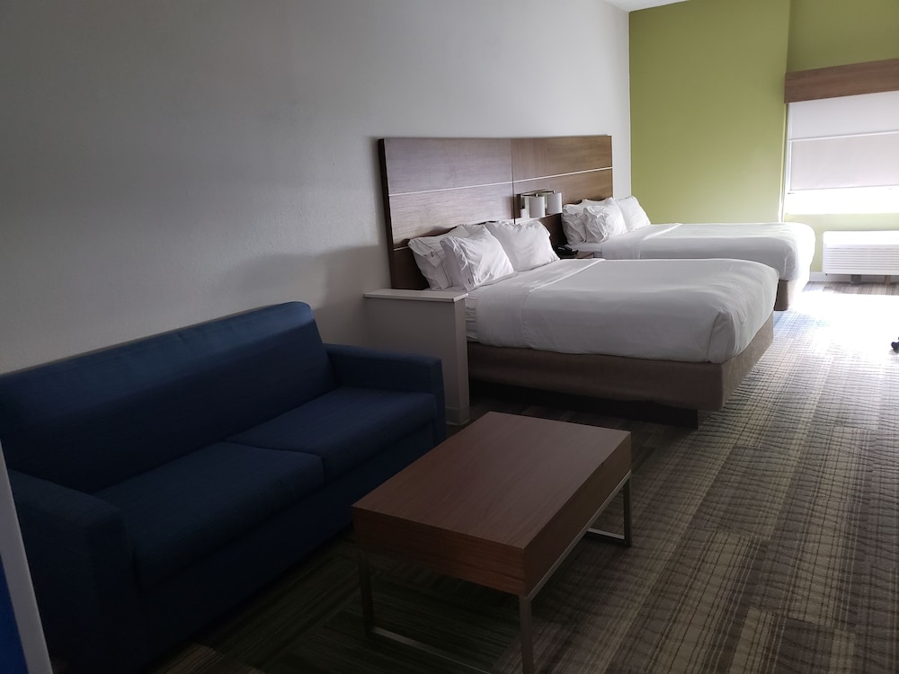 Holiday Inn Express Suites Raleigh Ne Medical Ctr Area 19/74
