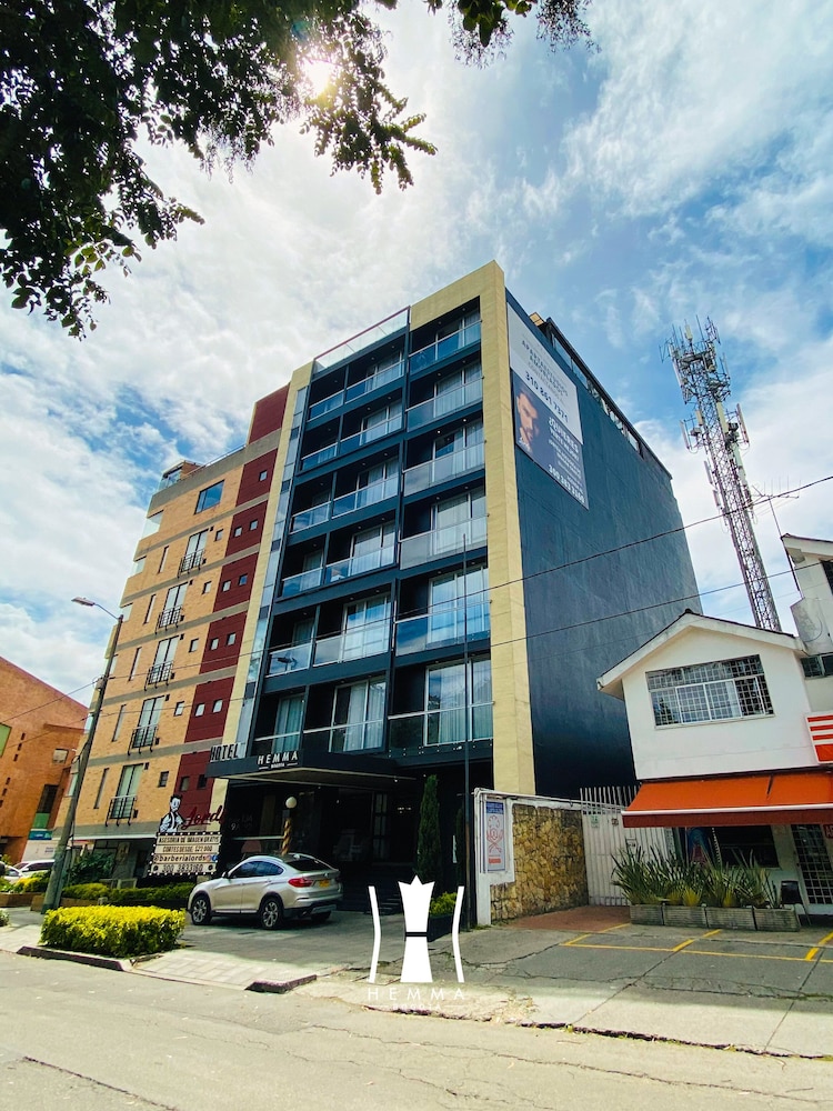 Hemma Suites 2/50