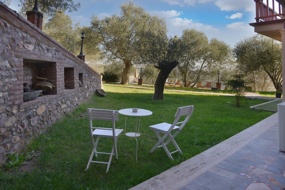 Aeneas Hotel 46/50
