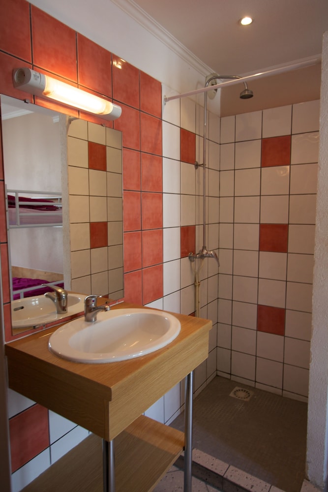 Bastille Hostel 21/47
