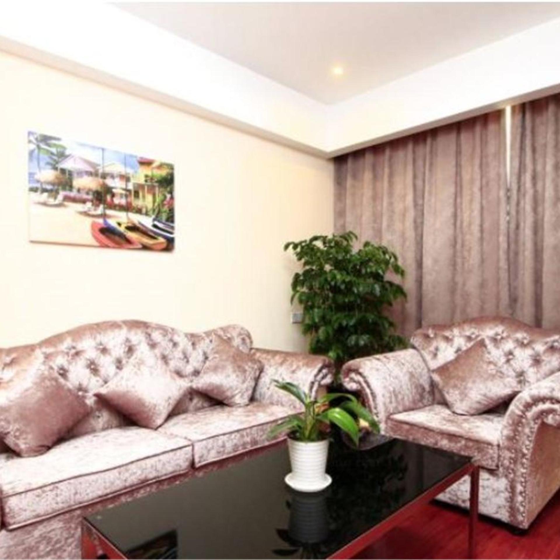 GreenTree Inn ShanDong RiZhao JuXian YinXing Avenue Middle ShanDong Road Business Hotel 44/67