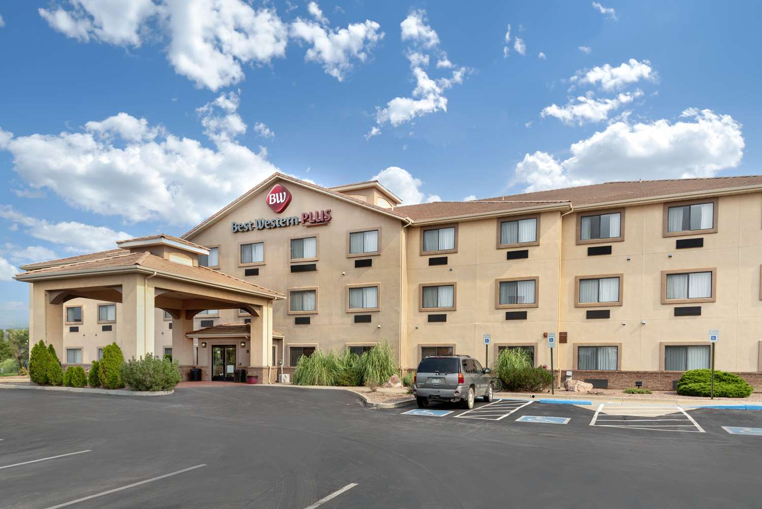 Best Western Plus Eagleridge Inn & Suites 3/17