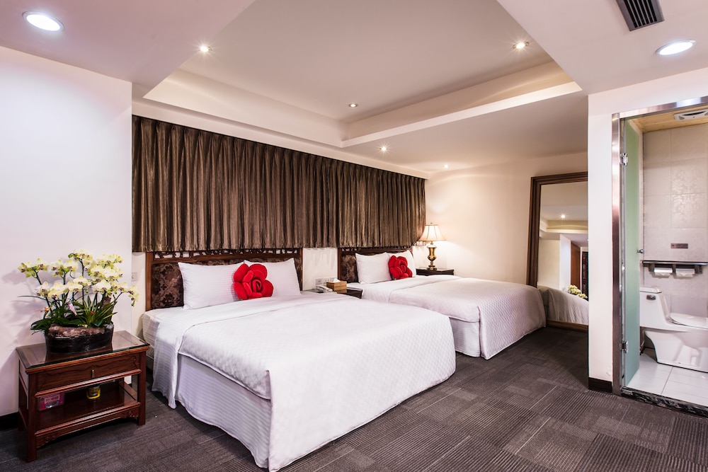Han She Hotel 33/75