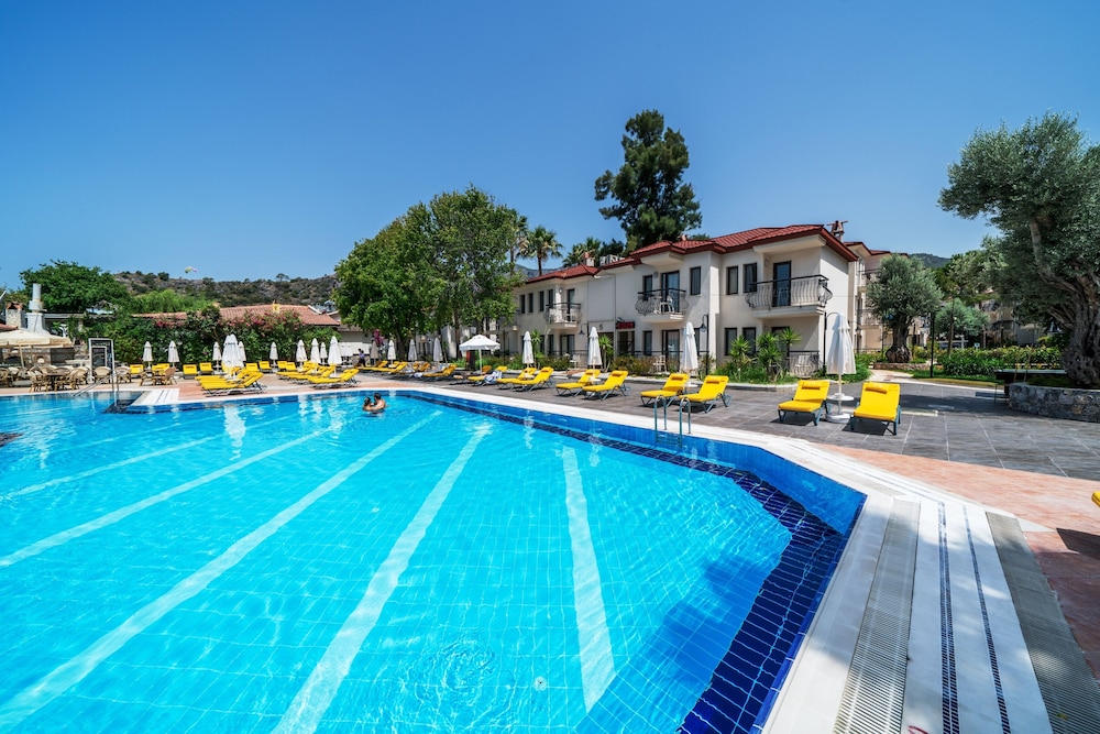 Sundia by Liberty Oludeniz 40/65