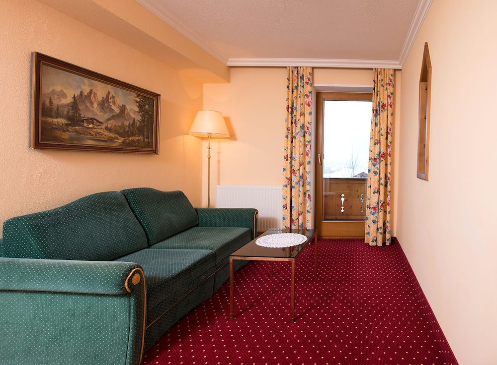 Hotel Schneeberger 48/75