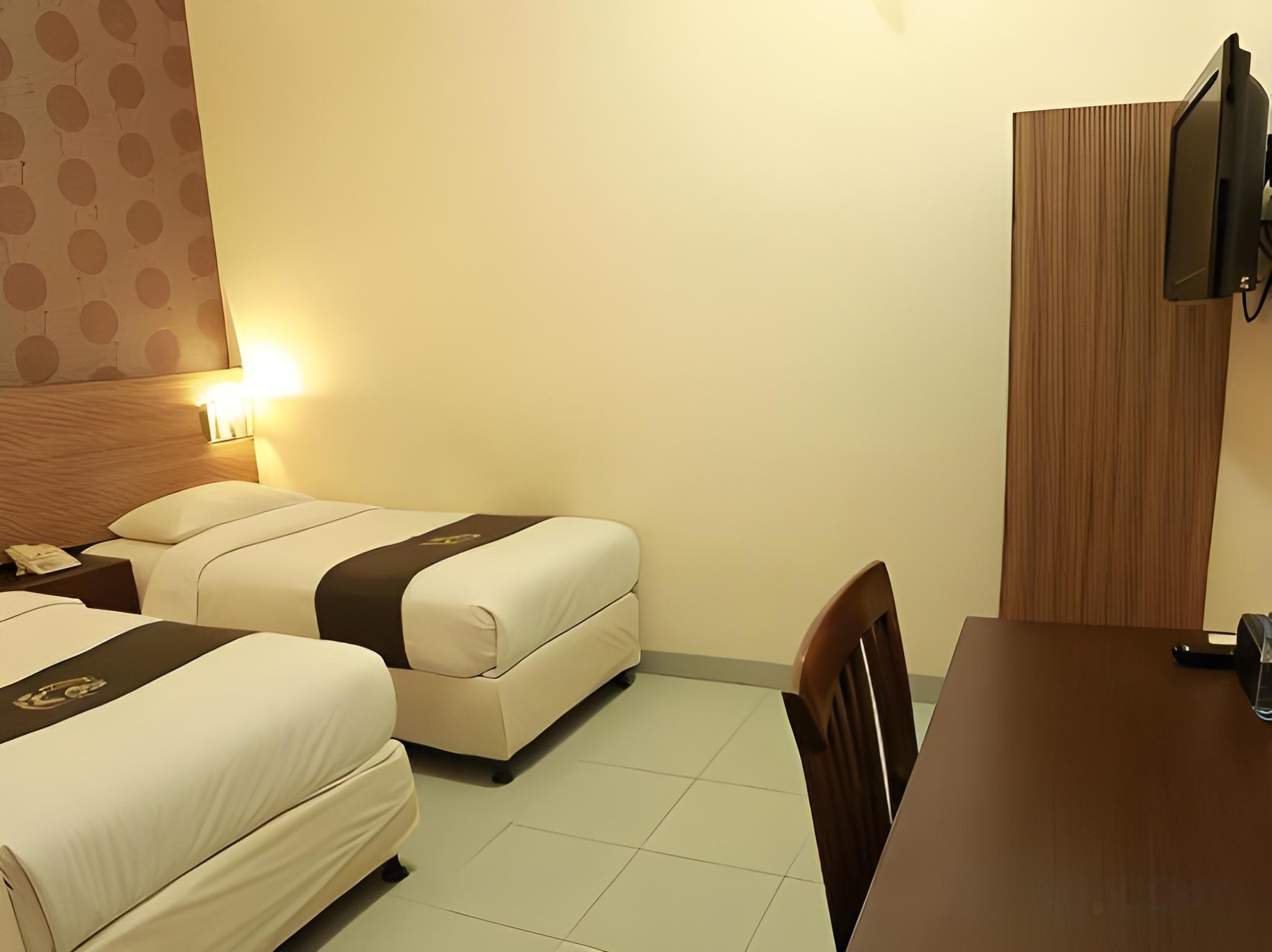 Grand Hotel Lombok 12/26