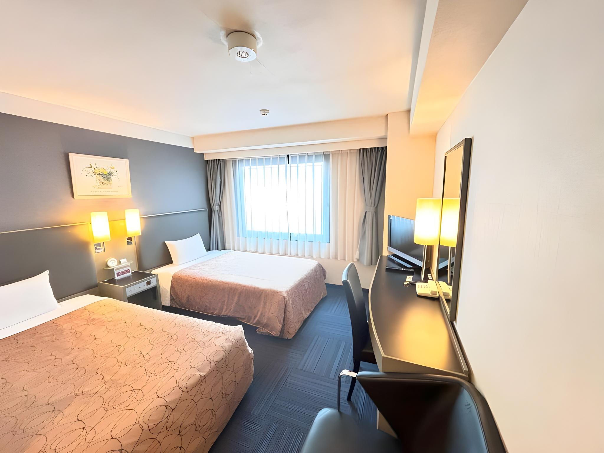 Japanese or Western Style, Type A, Twin Beds, Smoking