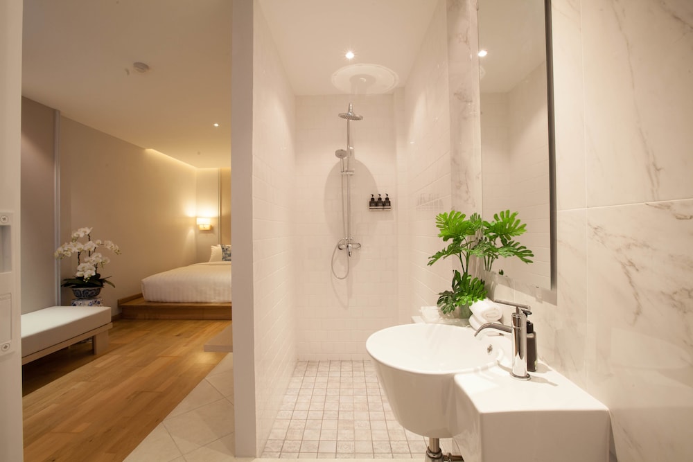 K MAISON BOUTIQUE HOTEL 45/48