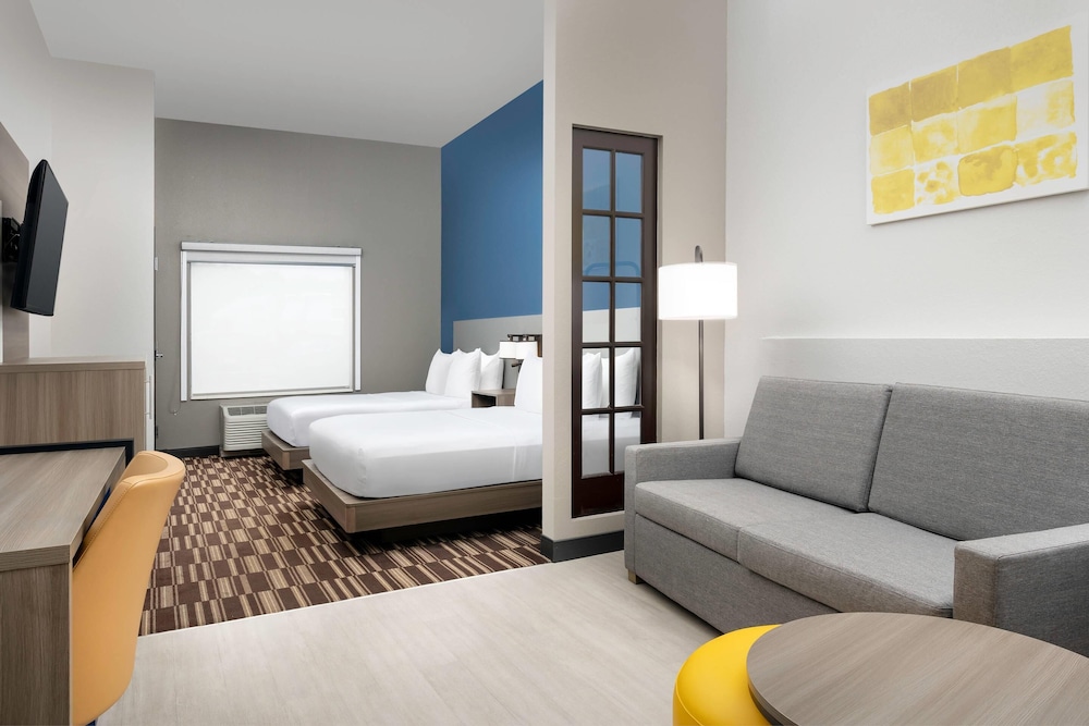 Comfort Suites Lake City 19/50