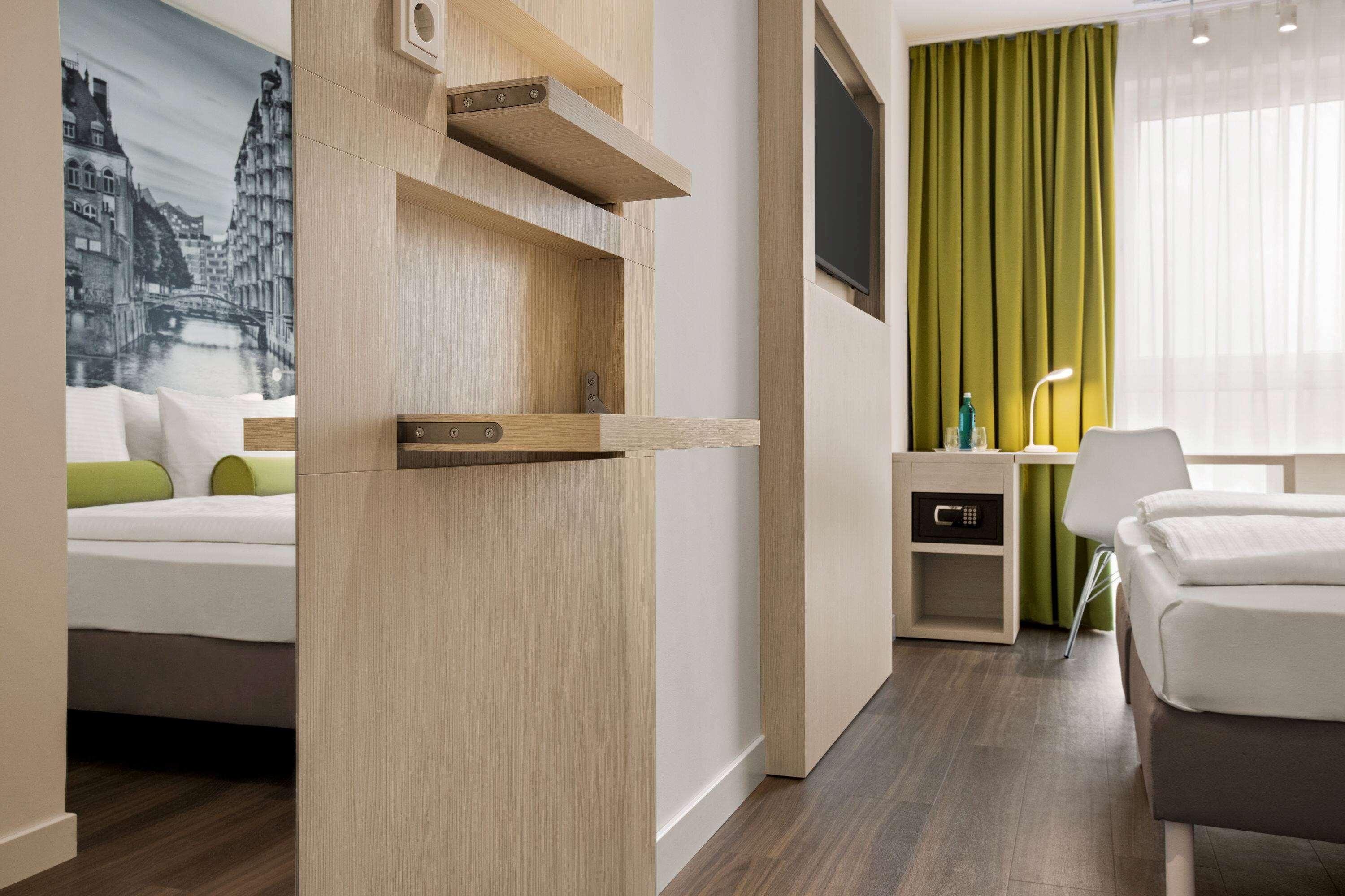 Adjoining, Double Bed