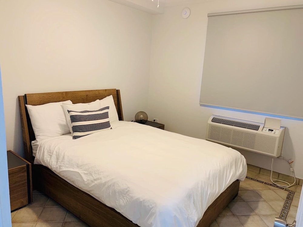 The Tryst Beachfront Hotel 7/50