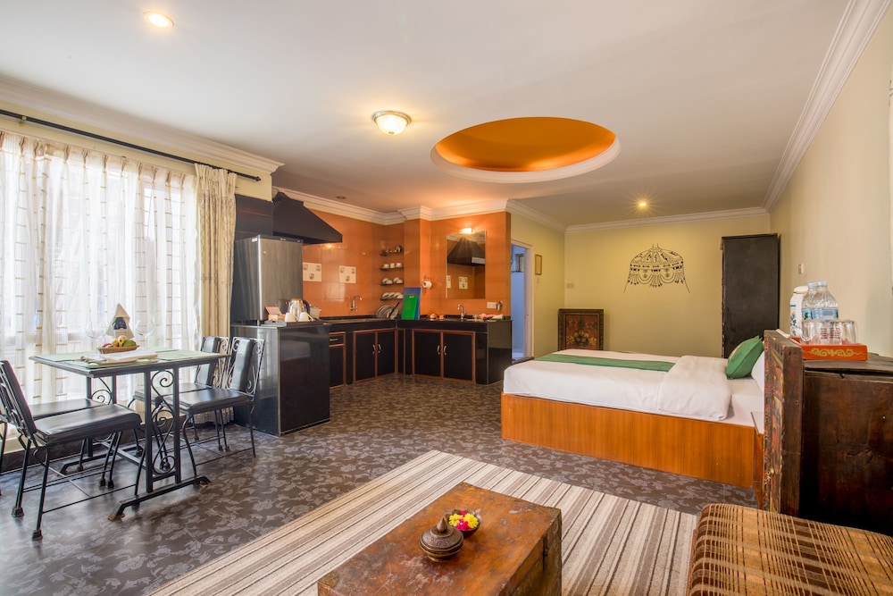 Green Hotel 13/29