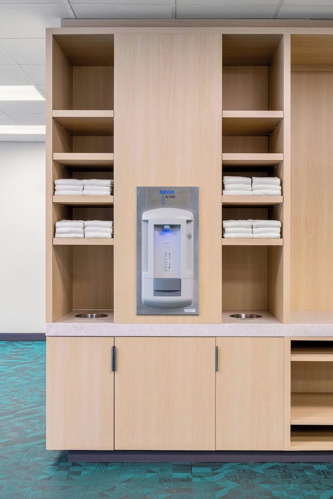 Towneplace Suites by Marriott Brunswick 10/24