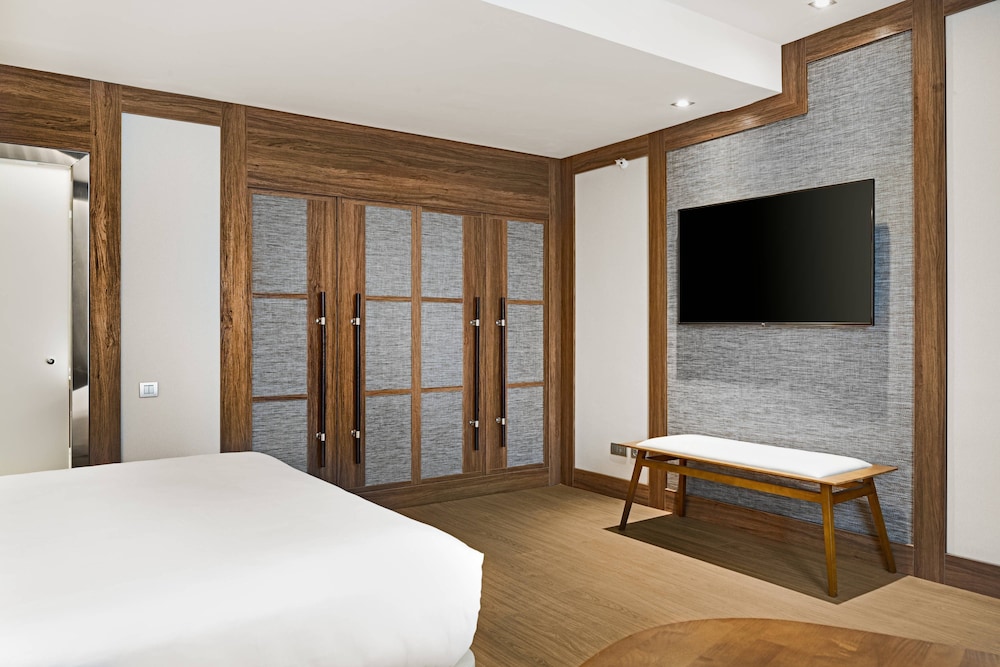 The Westin Madrid Cuzco 25/65