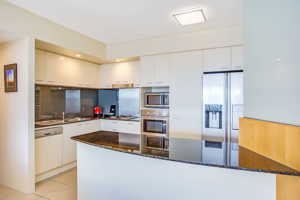 Mantra Broadbeach on the Park 50/70