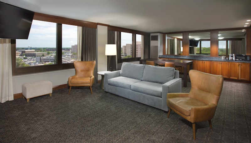 Doubletree By Hilton Chicago Oak Brook 15/32
