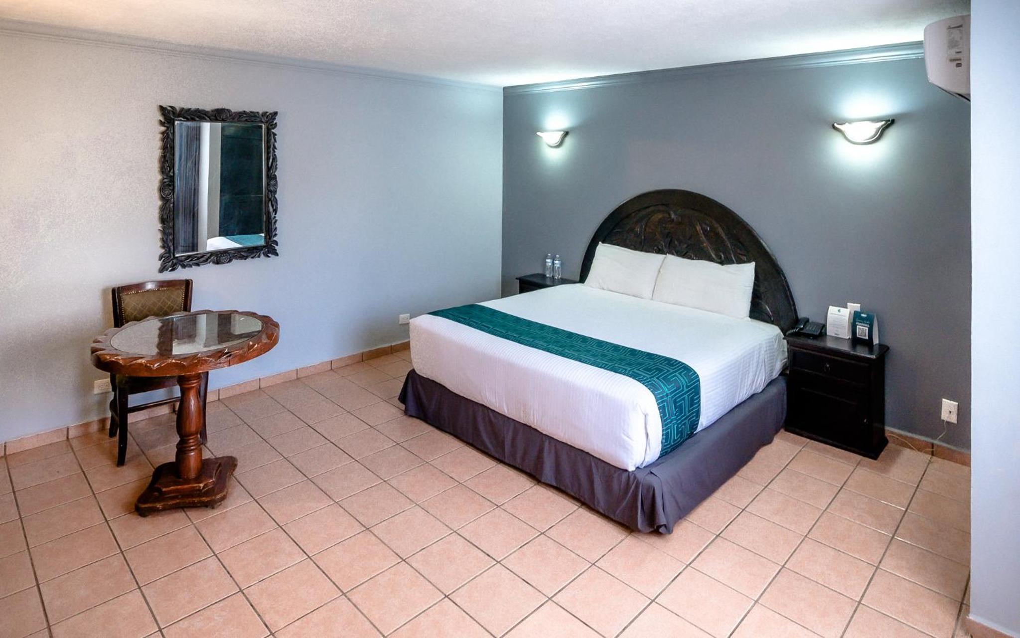 غرفة قياسية بسرير كينج، InHouse Select Hacienda Tres Rios 8/10