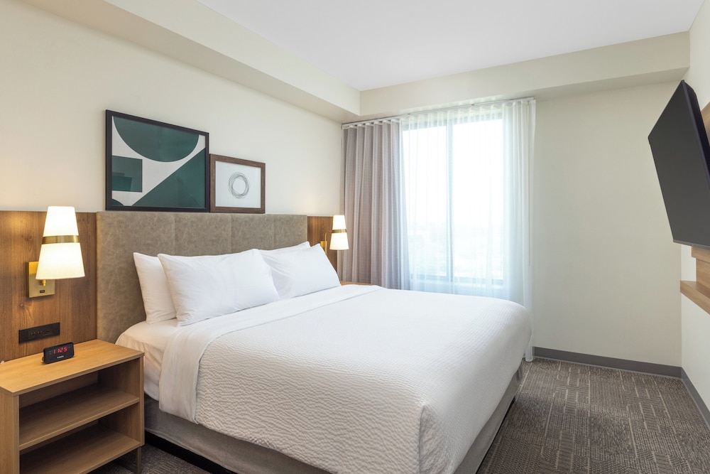 1 Bedroom, Suite, King Bed, Kitchen