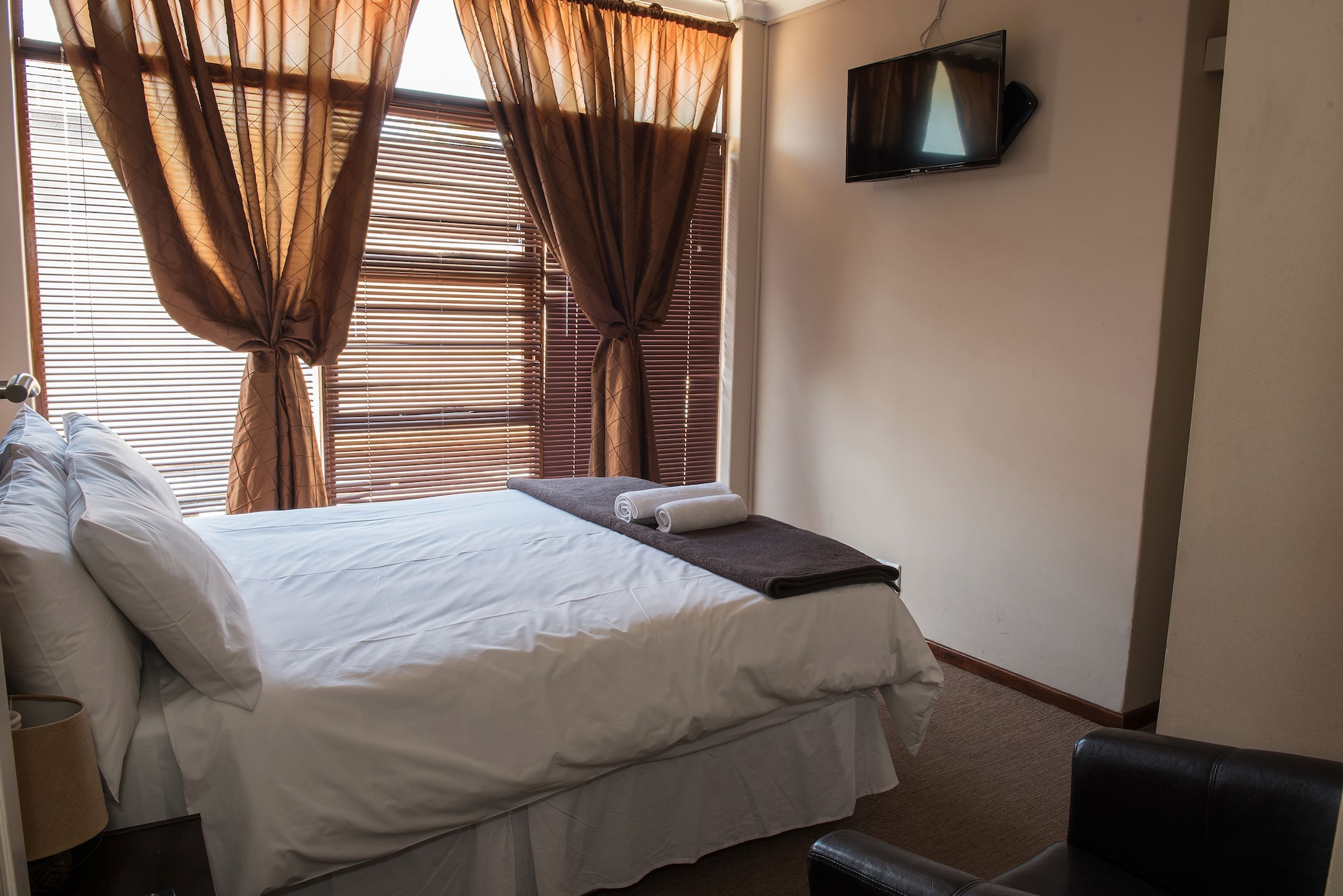 Room, Double Bed, Bathtub
