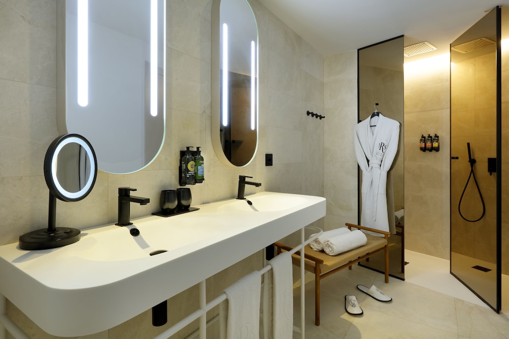 Swim Up, Junior Suite, Double Bed, Signature Level، The Signature Level at TRS Ibiza Hotel 4/4