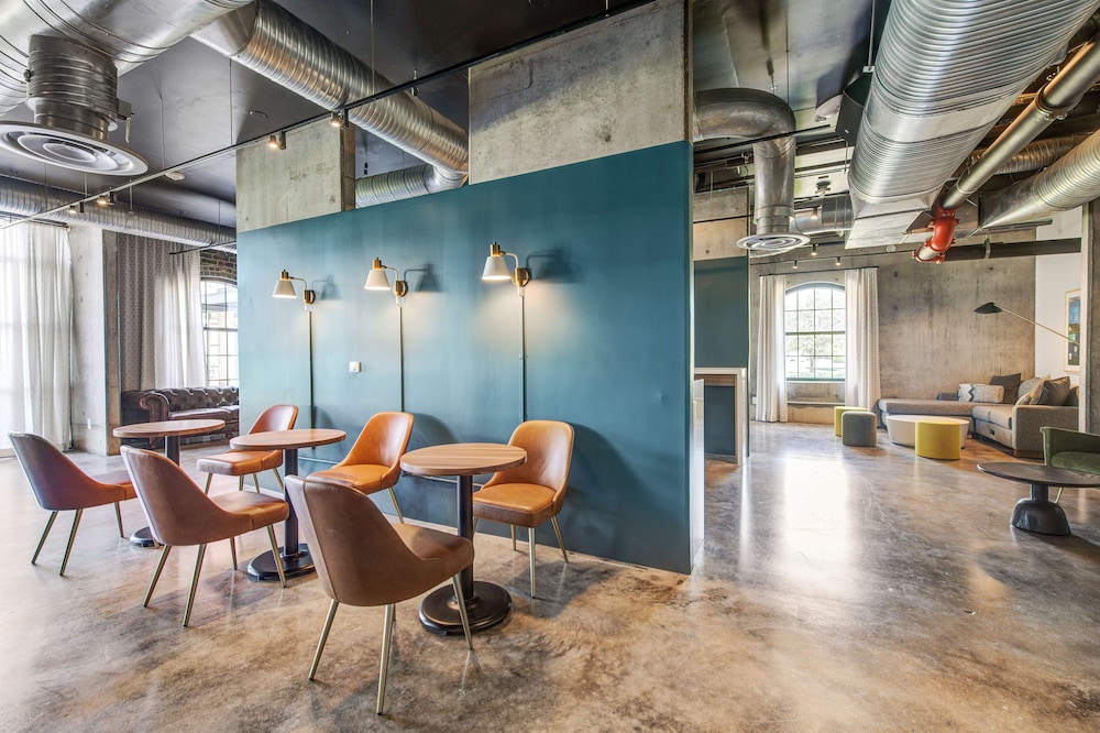 NYLO Las Colinas Hotel, Tapestry Collection by Hilton 41/61