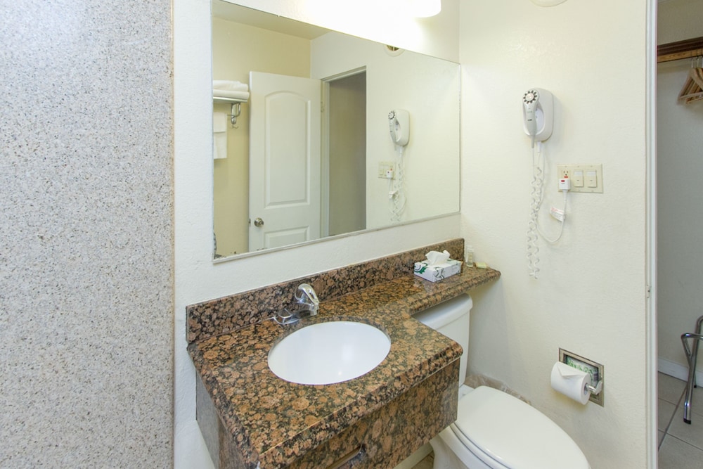 SureStay by Best Western Fresno Central 51/54