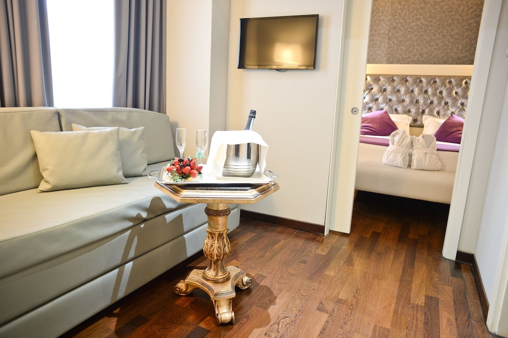 TRILUSSA PALACE HOTEL CONGRESS AND SPA 34/43