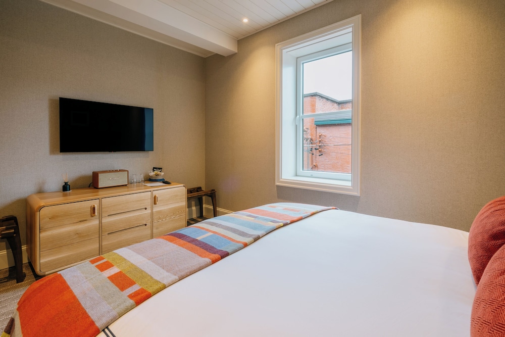 Eleven Revelstoke Lodge 15/58