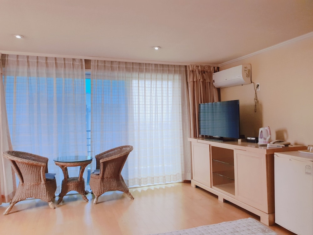Good Inn Hotel 23/35