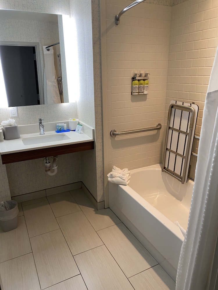 Holiday Inn Express Columbia 20/49
