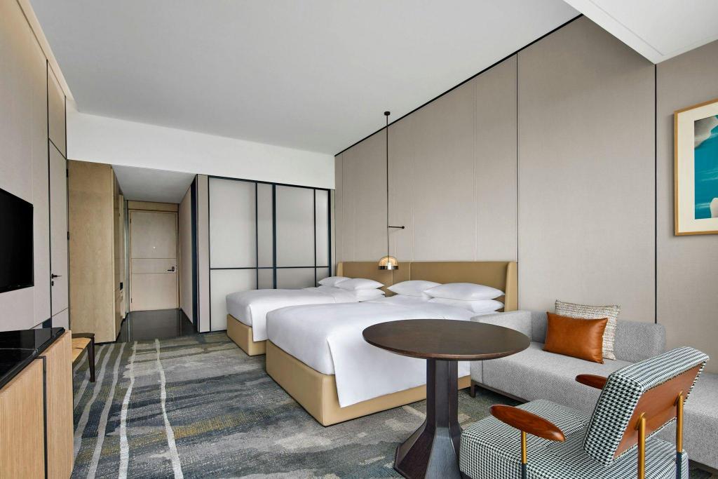 غرفة ديلوكس بسريرين منفصلين بإطلالة على البحيرة، Sheraton Chengdu Pidu 2/4