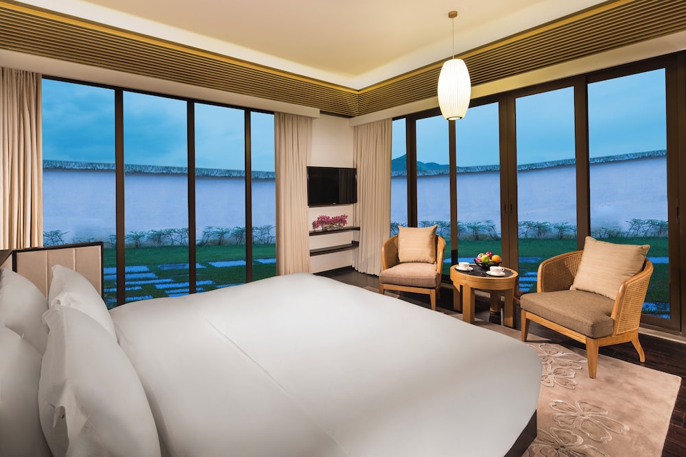 Banyan Tree Huangshan 6/50