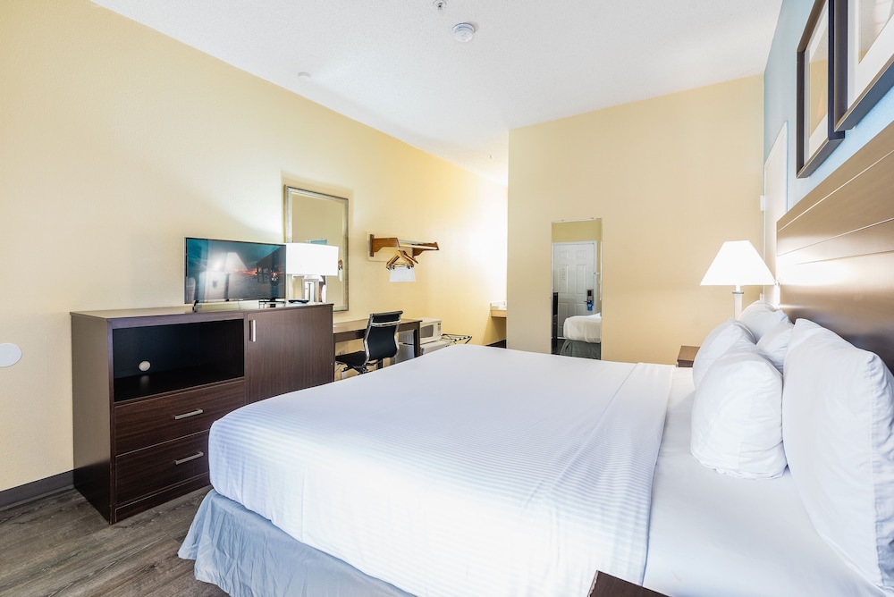 Days Inn by Wyndham Federal Way 12/40