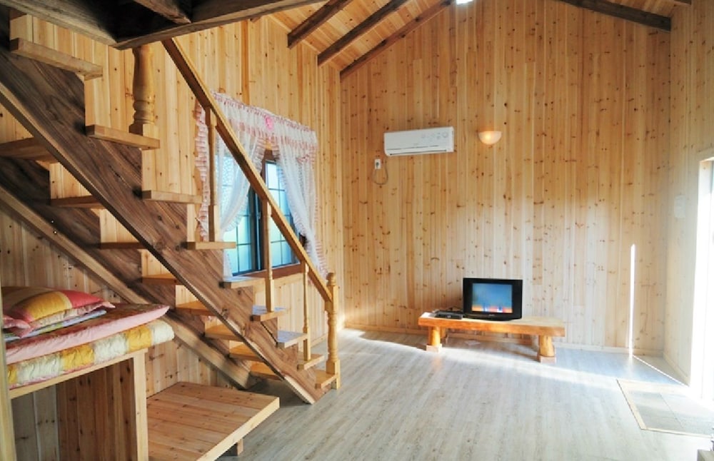 Jeju Sannaedeul Pension 9/21