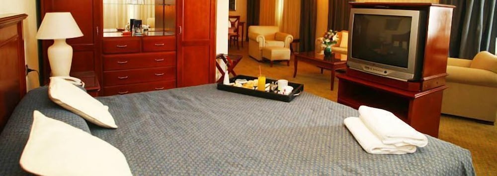 EPIC HOTEL VILLA MERCEDES 22/60