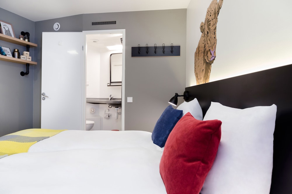 Private, 4 Beds, 2 Bunk Beds، Generator Hamburg 2/3