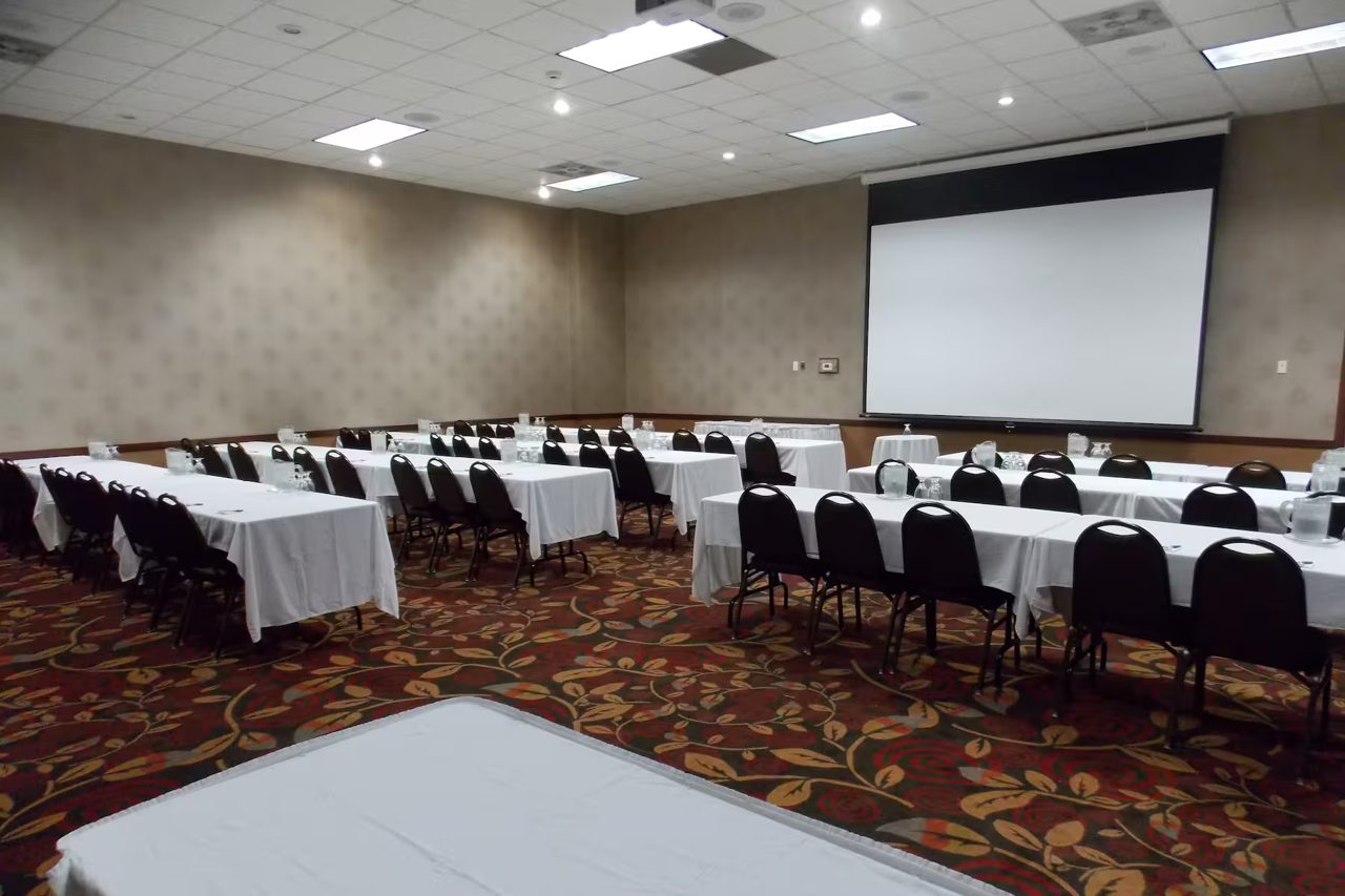 Alexandria Hotel & Conference Center 25/28