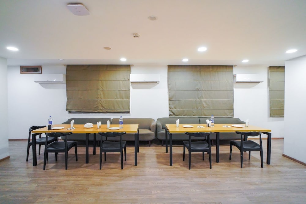 SaltStayz Sector 39 - Subhash Chowk 38/50