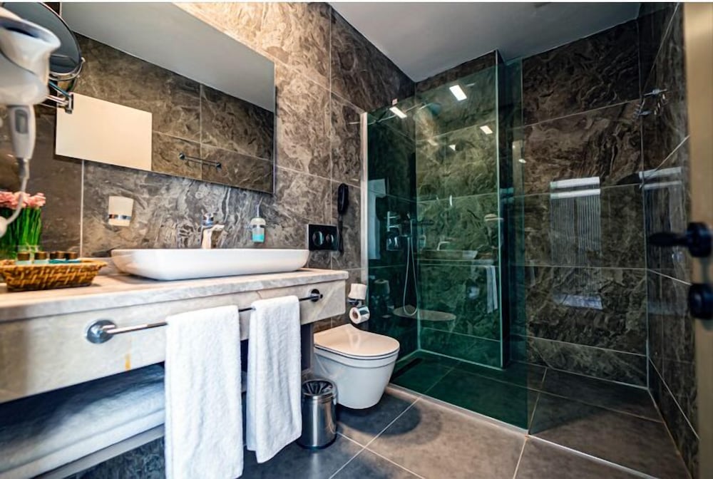 Assos Dove Hotel Resort Spa 66/67