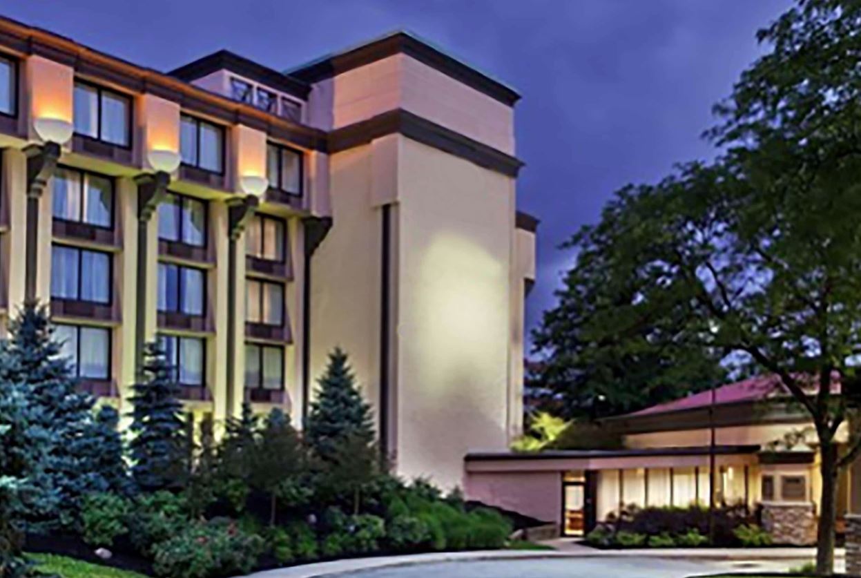 Ramada by Wyndham Cleveland Independence 6/56
