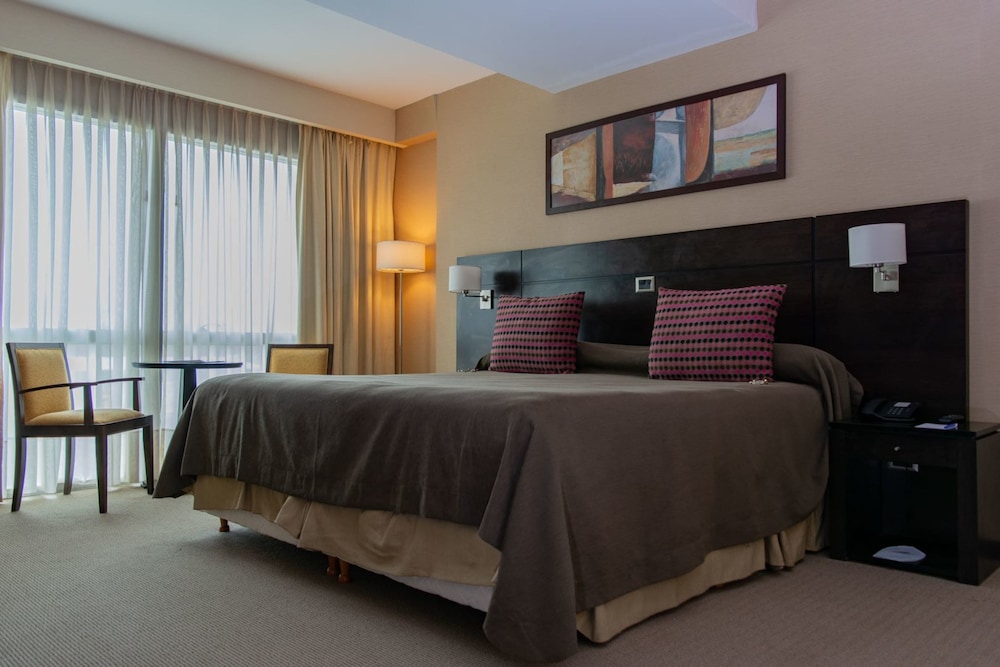 Howard Johnson by Wyndham Neuquen 13/25