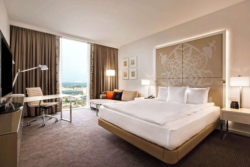 DELUXE, DOUBLE BED