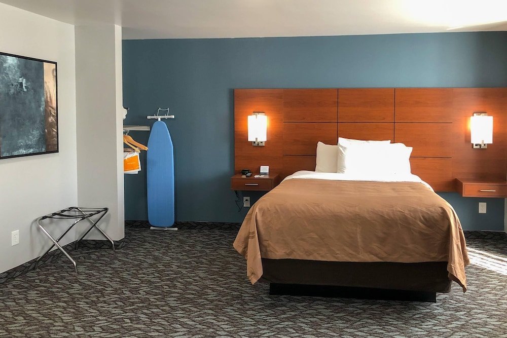 Quality Inn and Suites Watertown Fort Drum 25/50