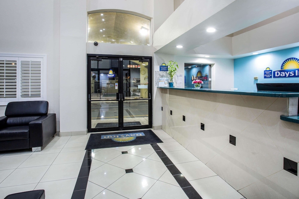 Days Inn By Wyndham Phoenix North 33/51