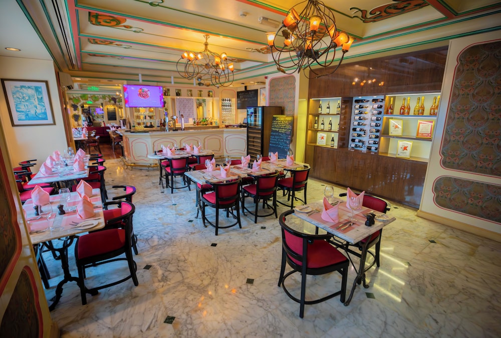 restaurant cafeteria